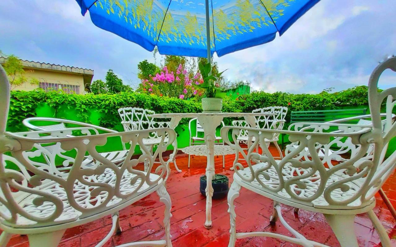 Hotel Oasis Сан-Сальвадор Экстерьер фото