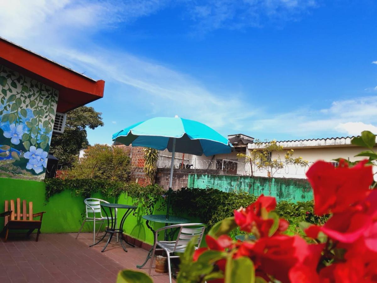 Hotel Oasis Сан-Сальвадор Экстерьер фото