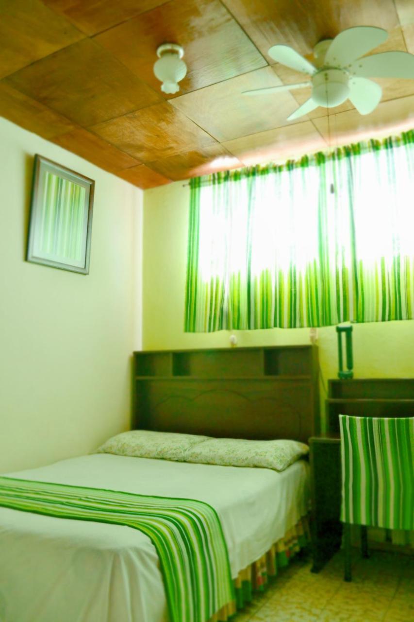 Hotel Oasis Сан-Сальвадор Экстерьер фото